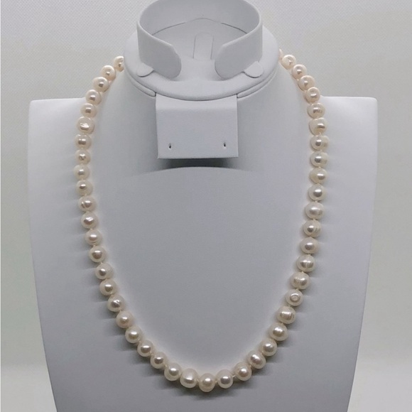 8-9mm White Freshwater Pearl Necklace 18” - Picture 1 of 5